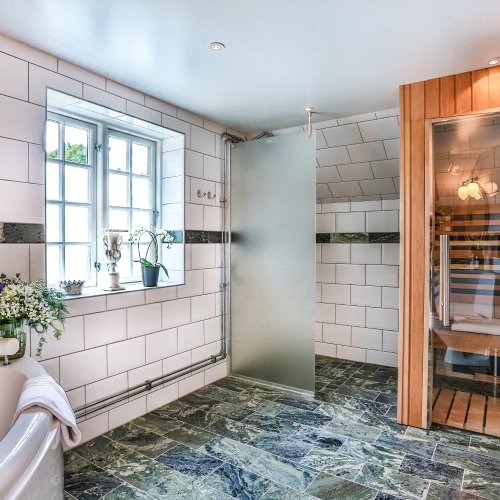 Klostergårdens badeværelsessuite