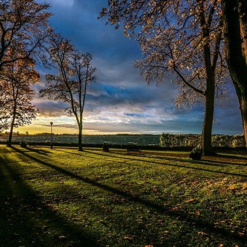 Parken ved bredden af søen Vättern